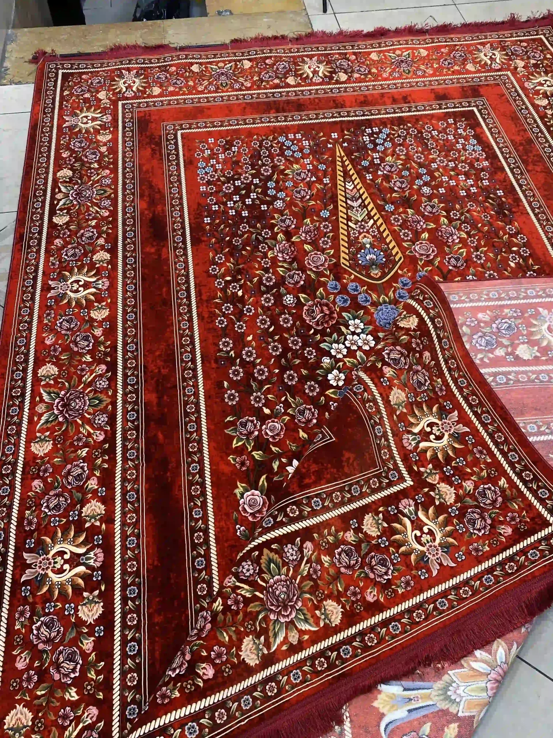 فرش vip نقشه ی باغ بهشت قرمز