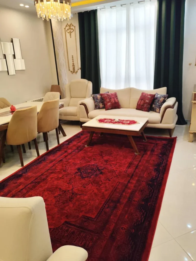 فرش ضخیم لاکی دستباف طرح سنتی ایرانی
