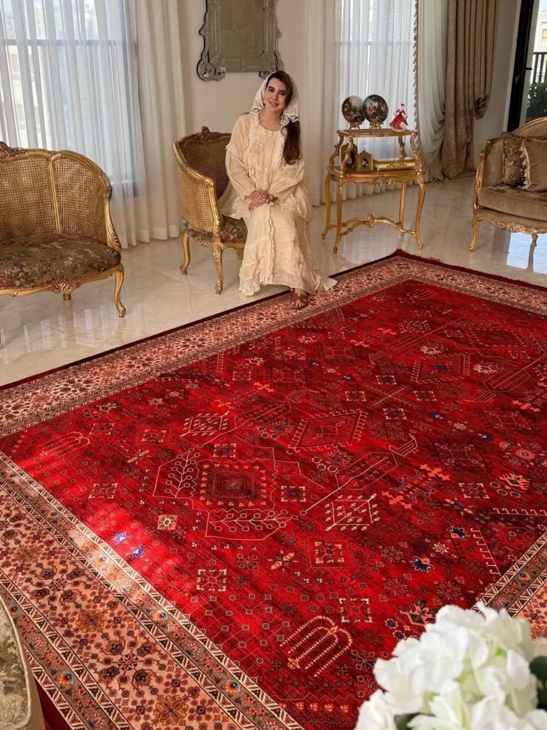 فرش لاکی در خانه ایرانی