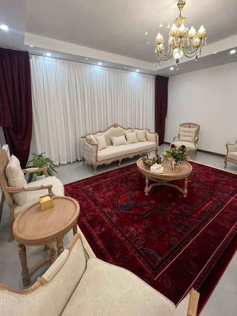 نمونه دکوراسیون با فرش لاکی