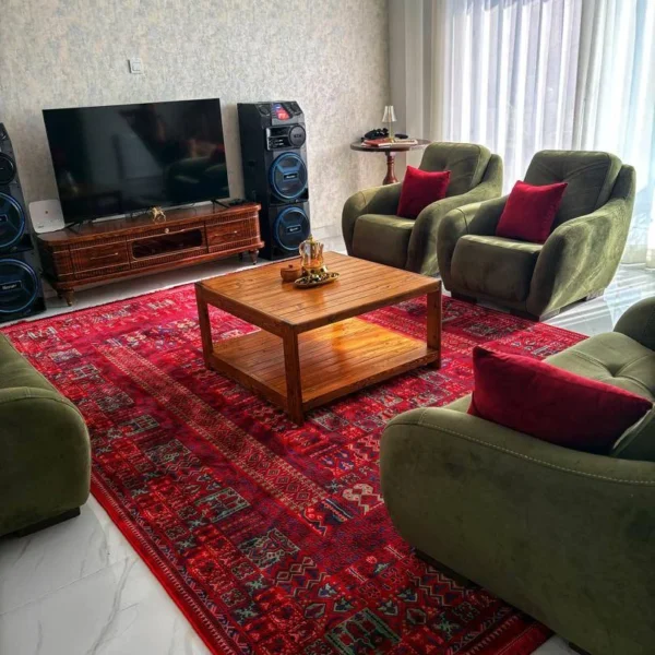 چیدمان پذیرایی با فرش لاکی