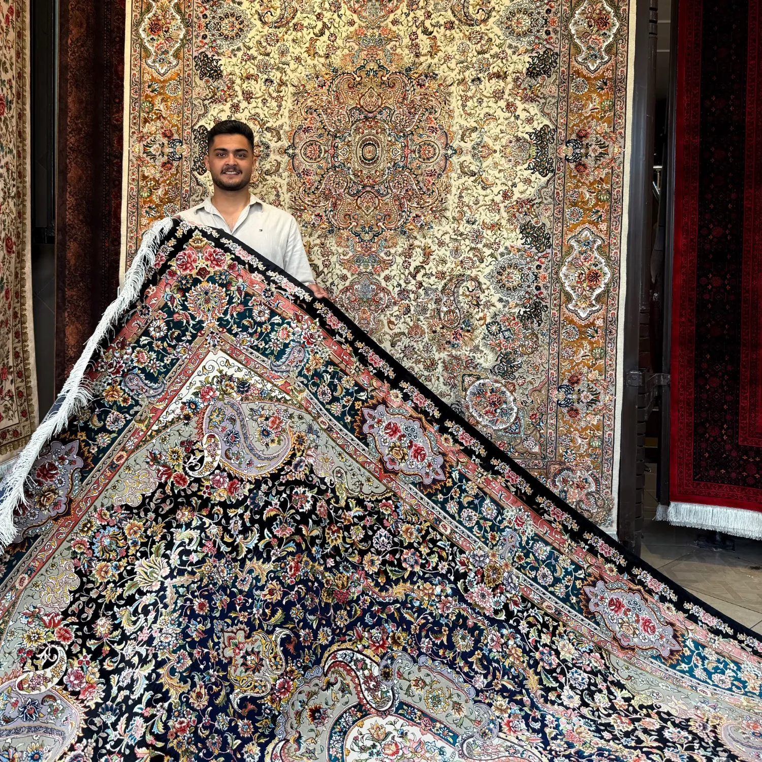 فرش با ابریشم طبیعی برای اولین بار در ایران