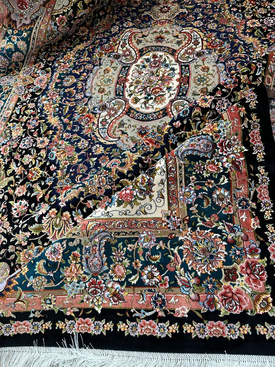 فرش کرک و ابریشم طرح سالاری سرمه ای نیمه دست بافت کد4810 Image 4