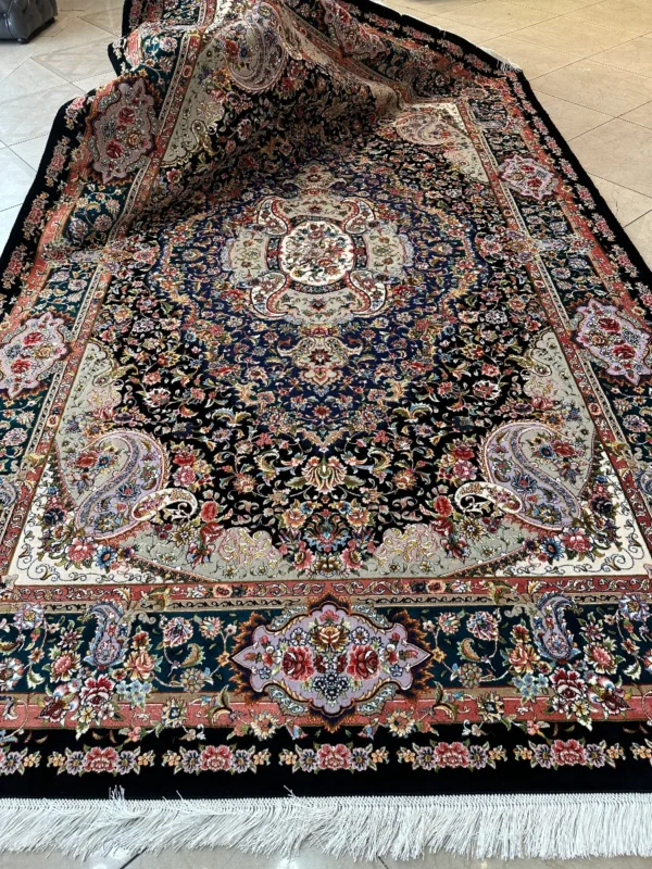 فرش کرک و ابریشم طرح سالاری سرمه ای نیمه دست بافت کد4810