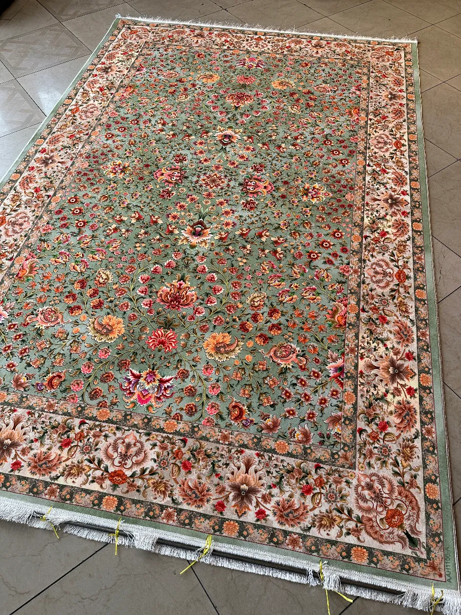 نمای بافت ظریف فرش ۱۲۴۰ شانه تراکم ۳۶۴۰